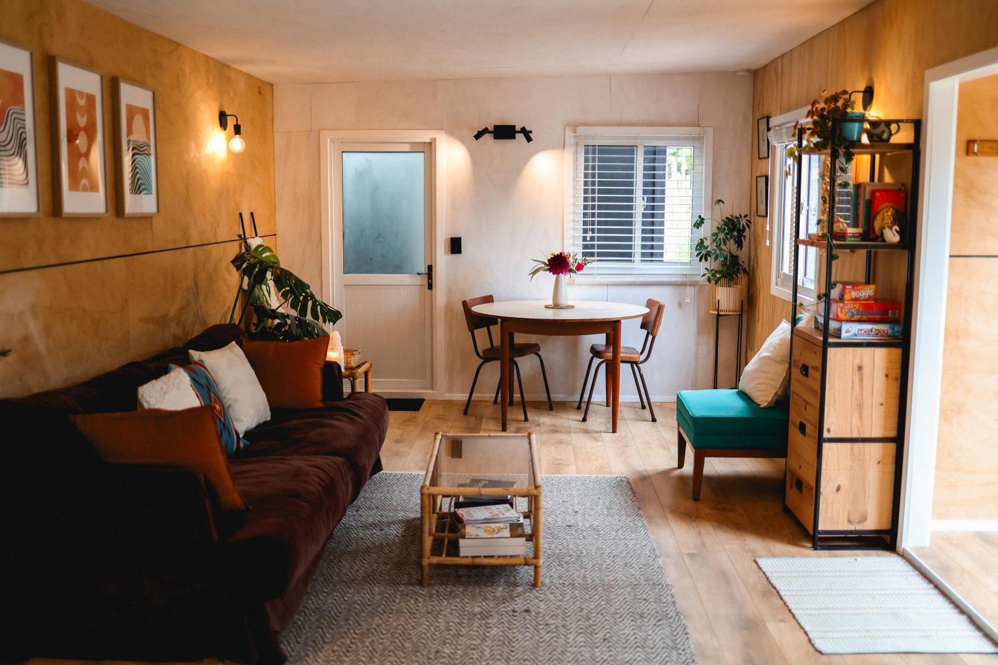Kaitake Kabana - Unique, Off-Grid, Studio Retreat Oakura ภายนอก รูปภาพ