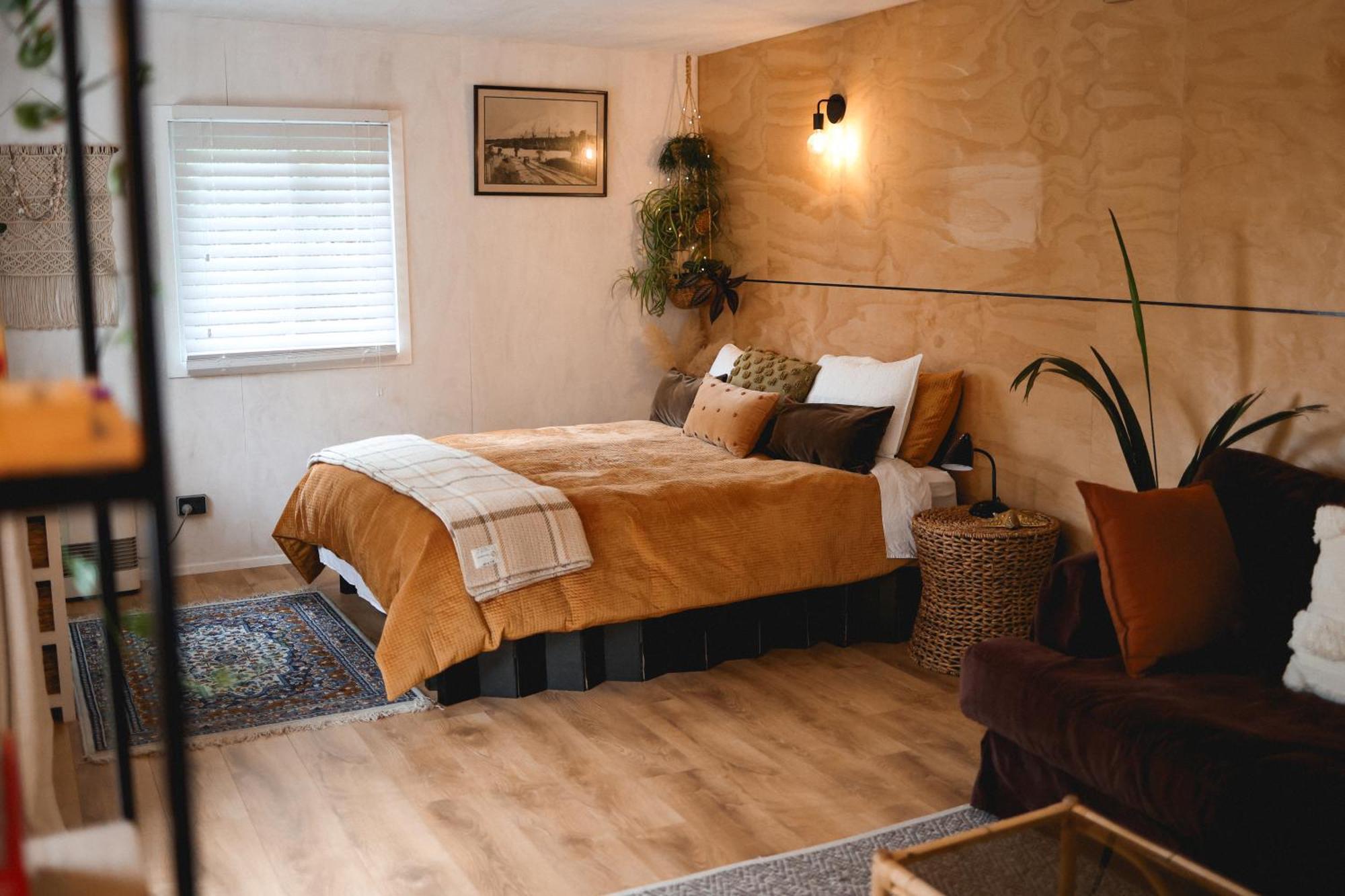 Kaitake Kabana - Unique, Off-Grid, Studio Retreat Oakura ภายนอก รูปภาพ